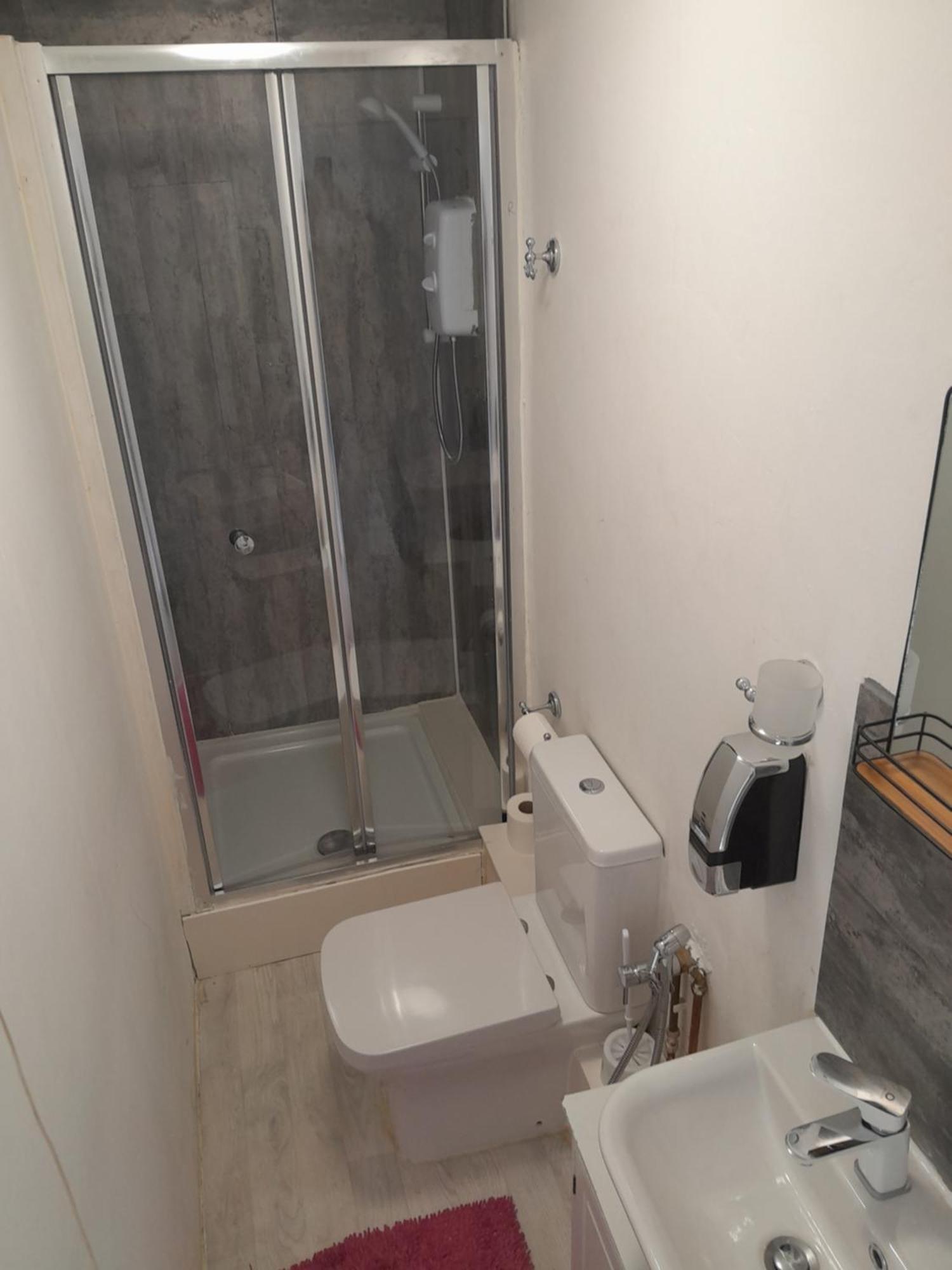 Ensuite Basic Room Budget Sketty 5 สวอนซี ภายนอก รูปภาพ